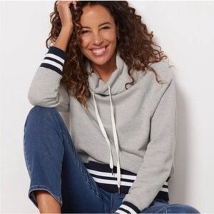 Evereve Varsity funnel neck